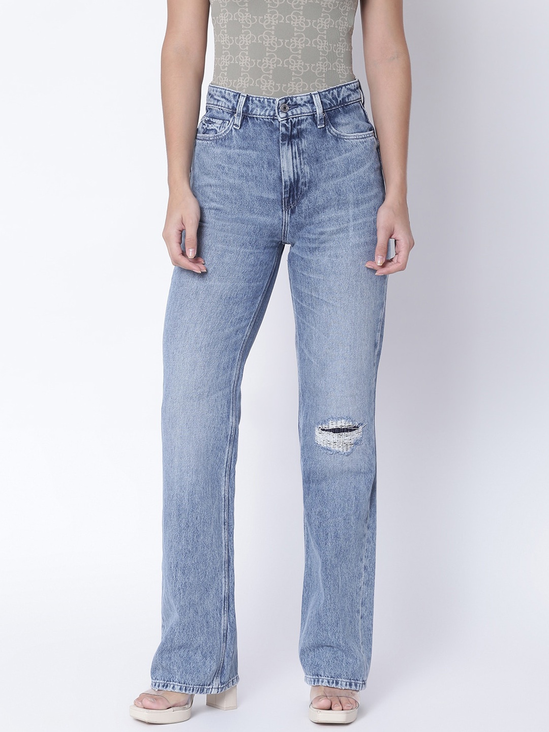 

GUESS Women Assorted Mildly Distressed Light Fade Jeans