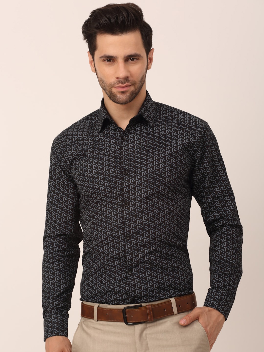 

JAINISH Men Black Standard Printed Formal Shirt