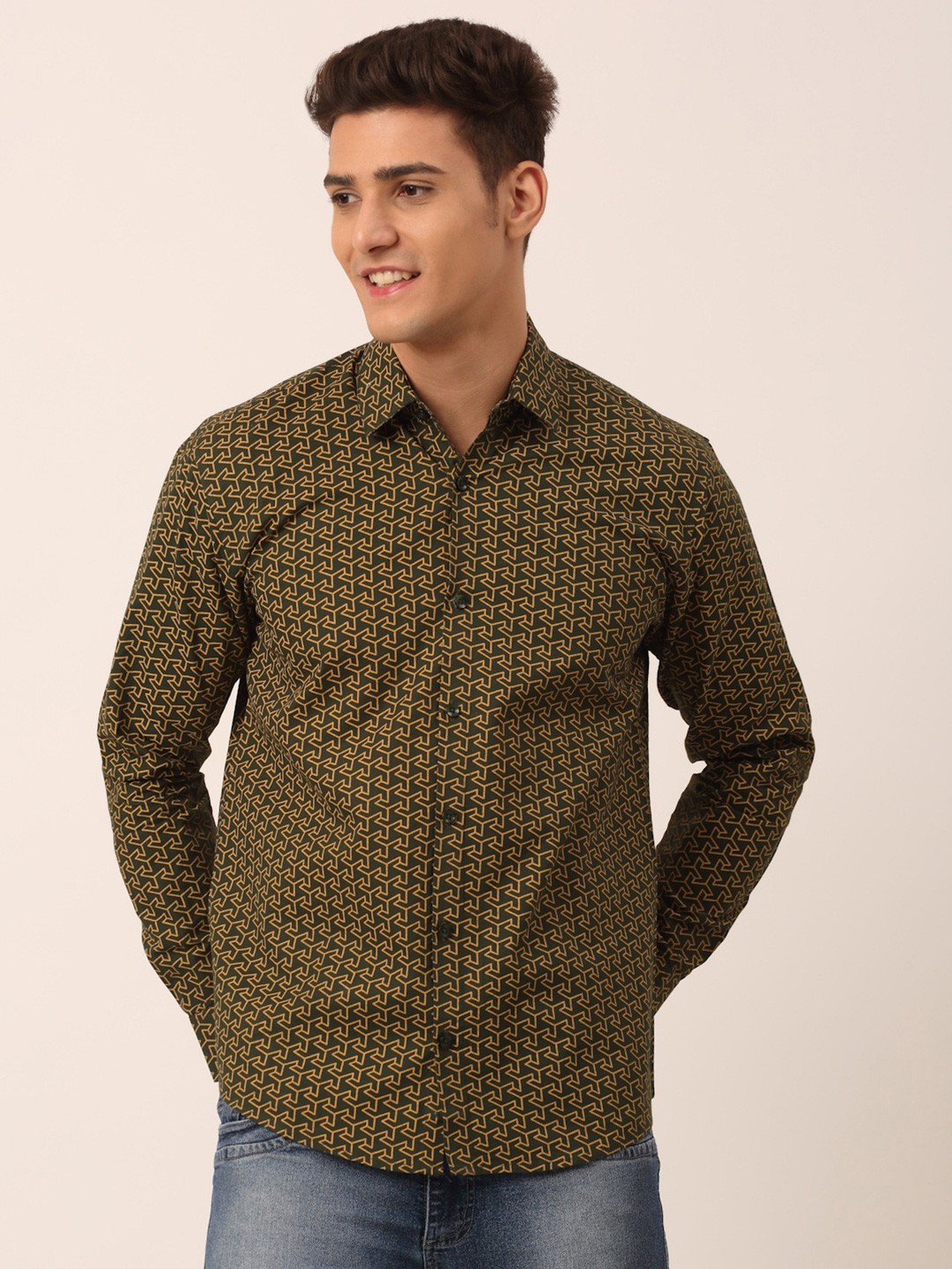 

JAINISH Men Olive Green Standard Printed Casual Shirt