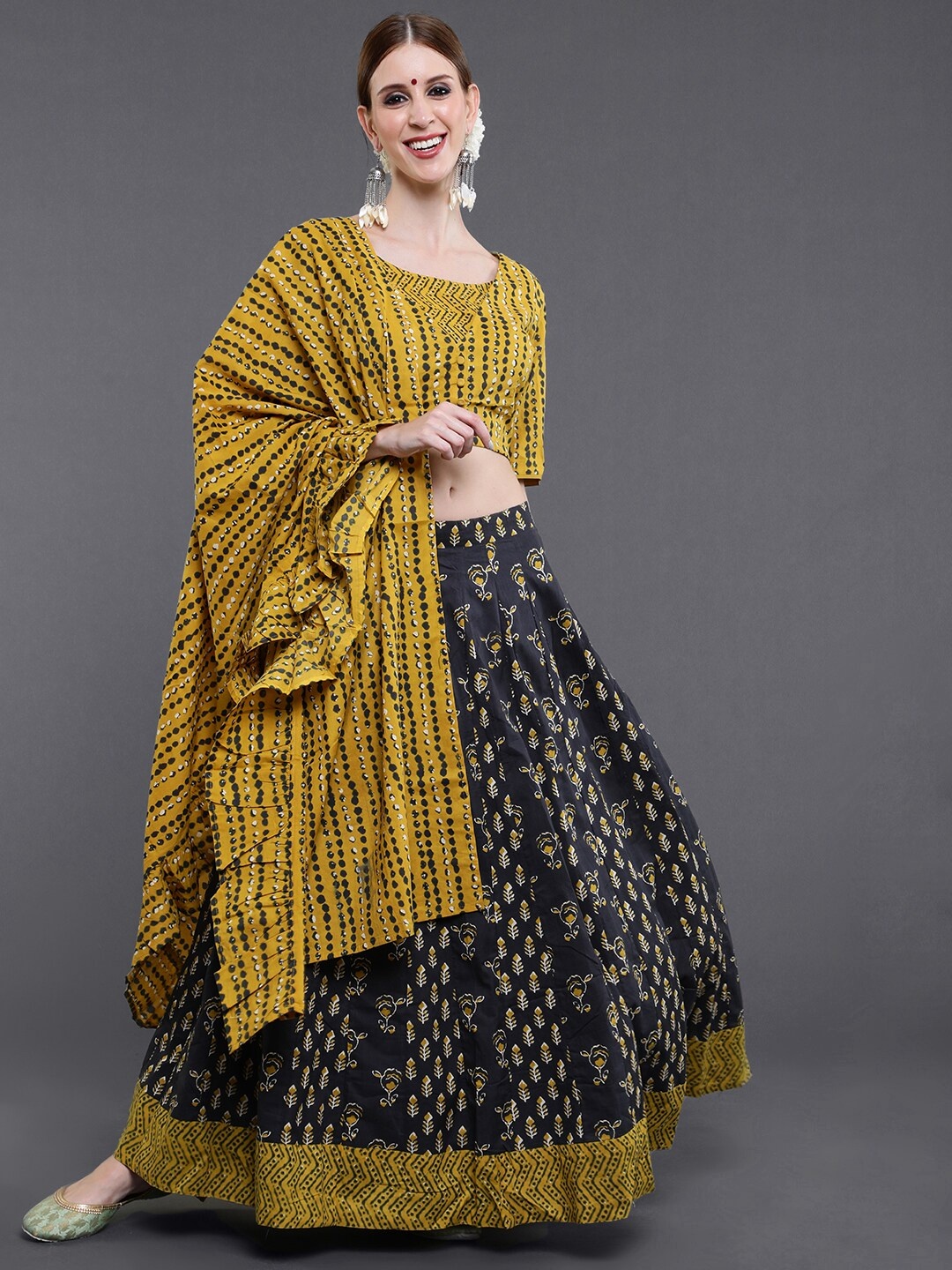 

saubhagya Women Mustard & Black Printed Ready to Wear Lehenga With Skirt & Dupatta