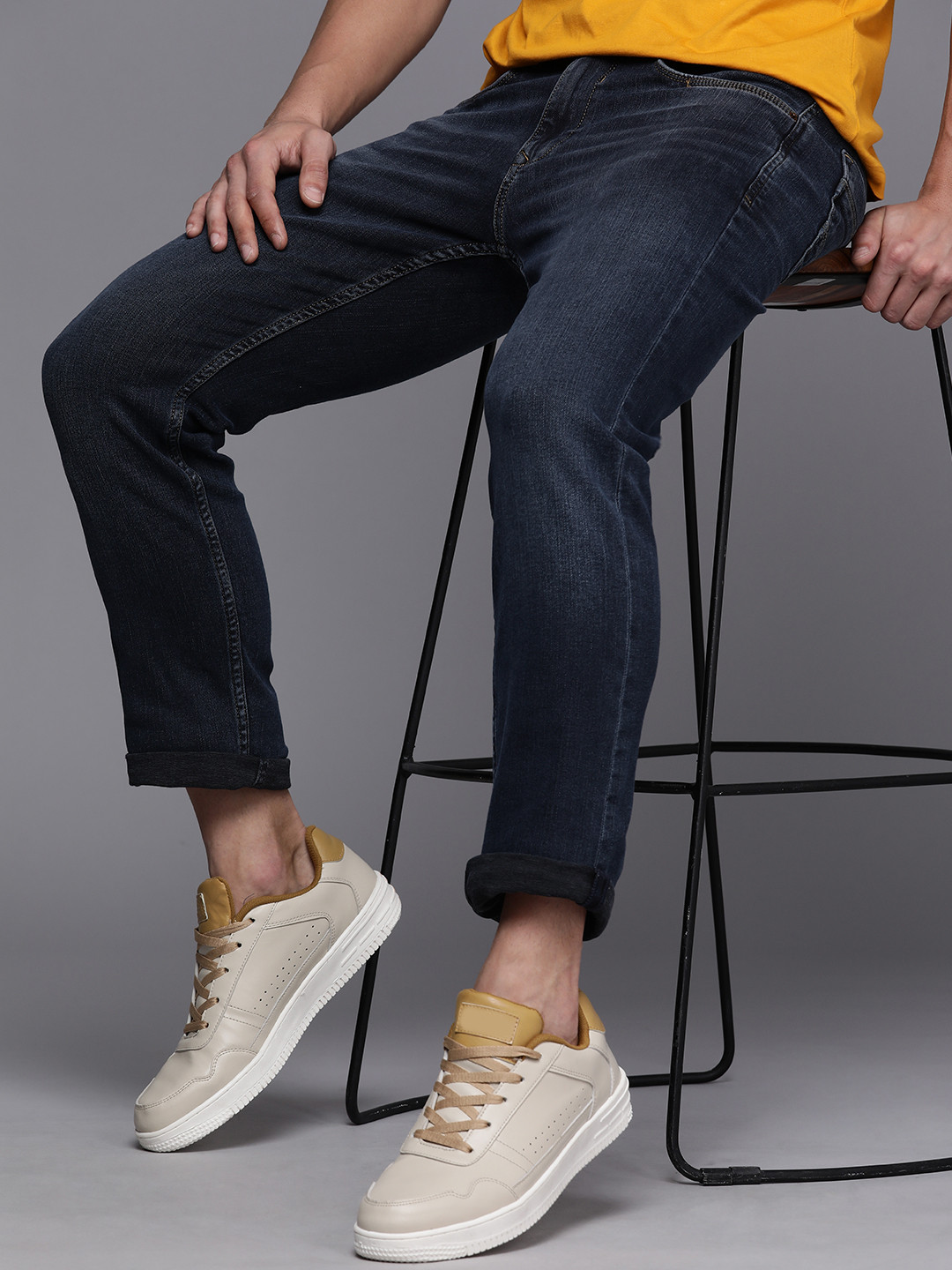 

Louis Philippe Jeans Men Blue Slim Fit Mid-Rise Light Fade Stretchable Jeans