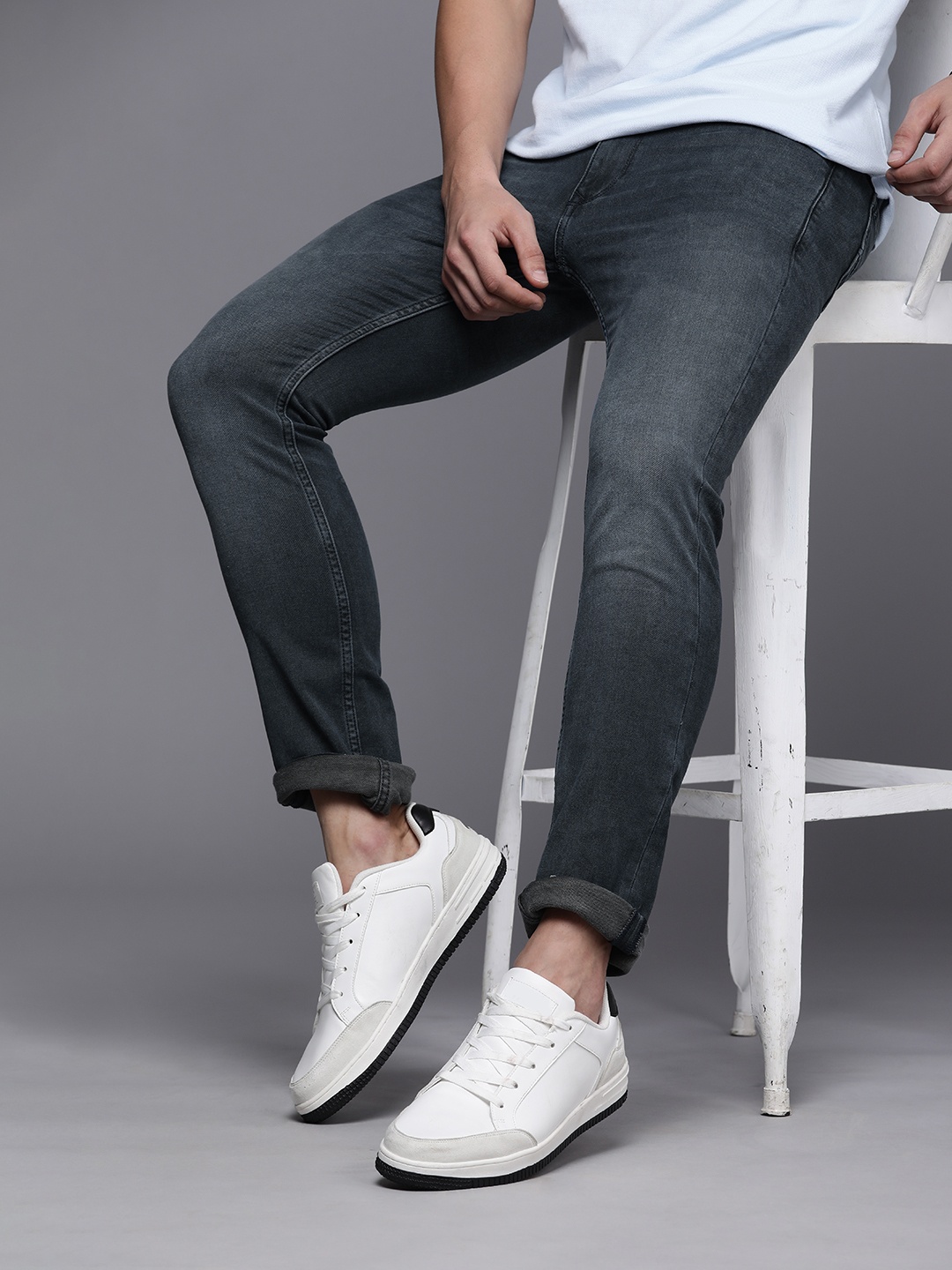 

Louis Philippe Jeans Men Blue Super Slim Fit Mid-Rise Light Fade Stretchable Jeans