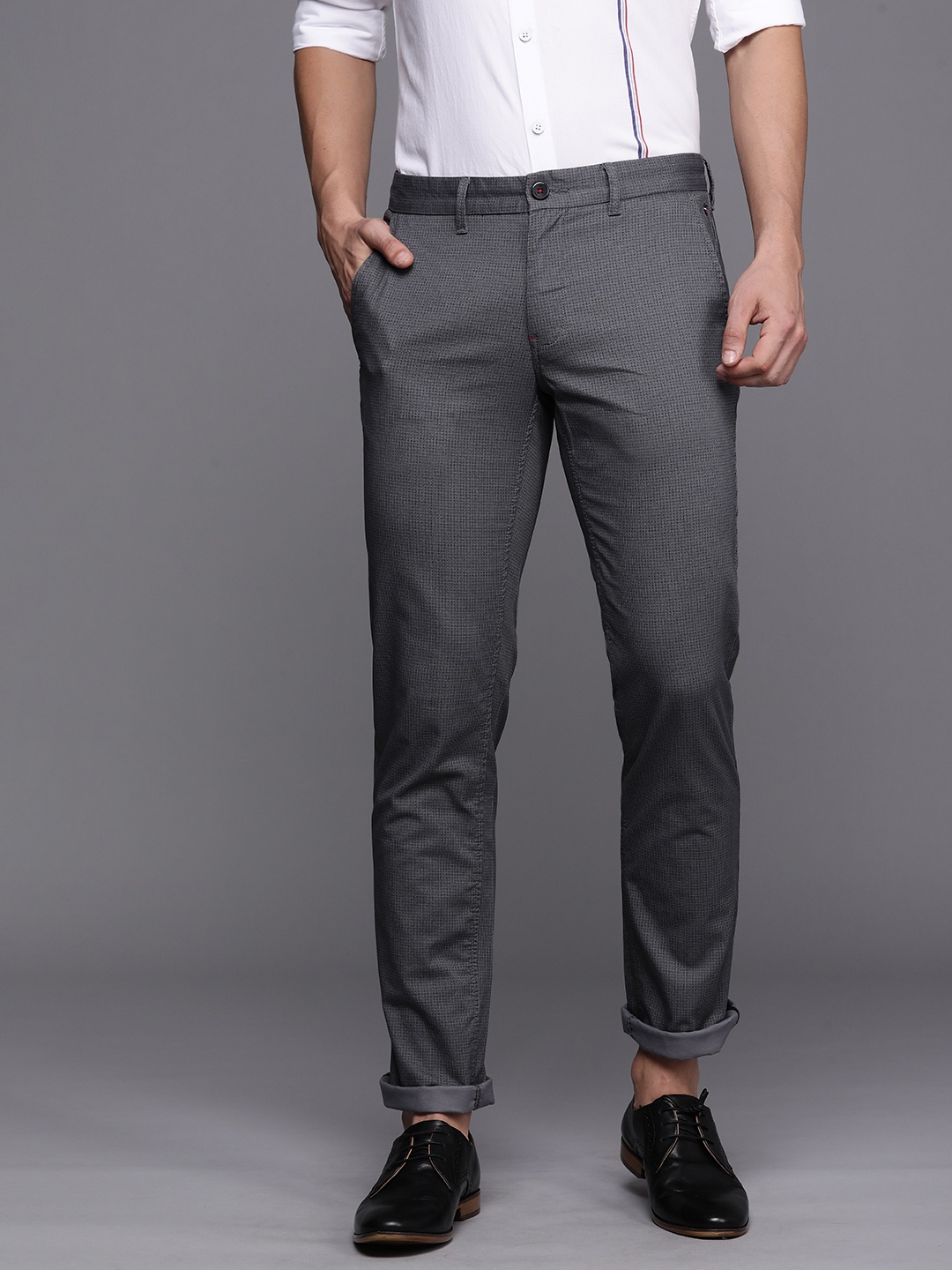 

Louis Philippe Sport Men Dark Grey Checked Slim Fit Regular Trousers