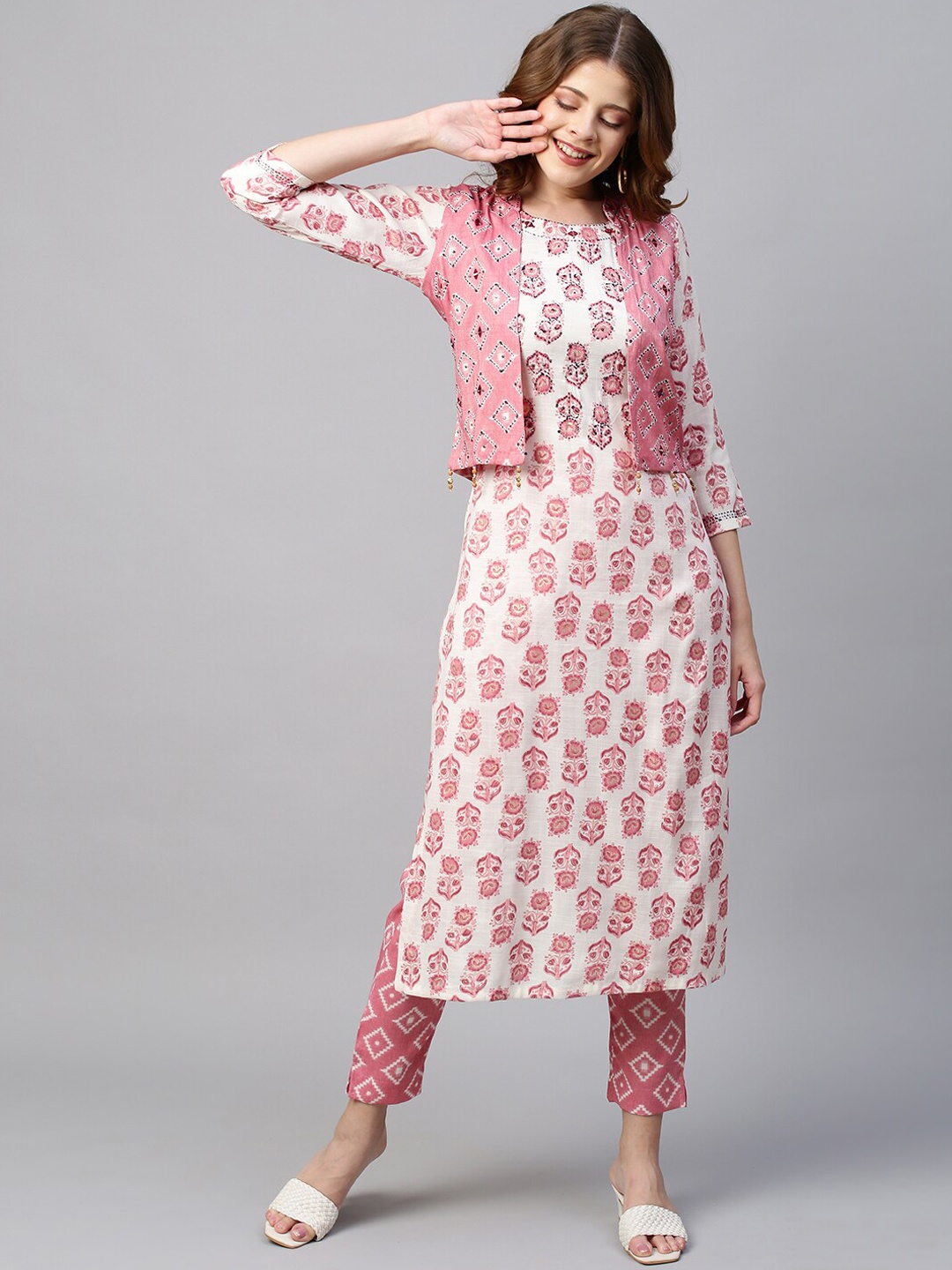 

FASHOR Women White Floral Printed Kantha Work Kurti with Trousers