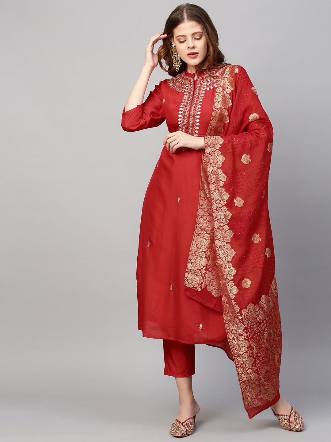 

FASHOR Women Red Printed Gotta Patti Kurta with Palazzos & With Dupatta