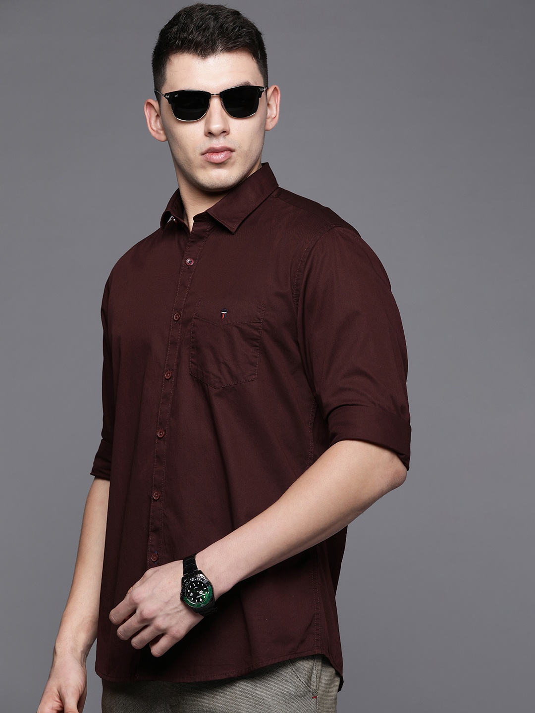 

Louis Philippe Sport Men Maroon Solid Slim Fit Pure Cotton Casual Shirt