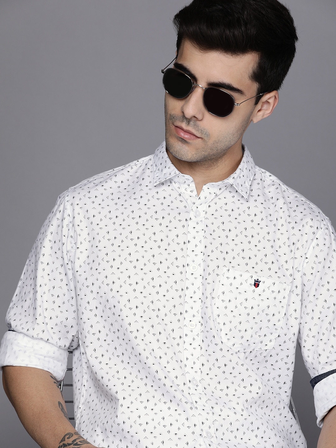 

Louis Philippe Jeans Men White Slim Fit Geometric Printed Pure Cotton Casual Shirt