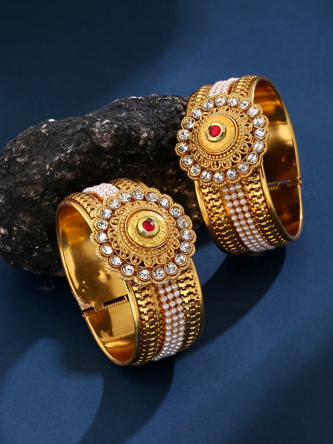 

VIRAASI Set Of 2 Gold-Plated Red Floral Design Jadau Bangles