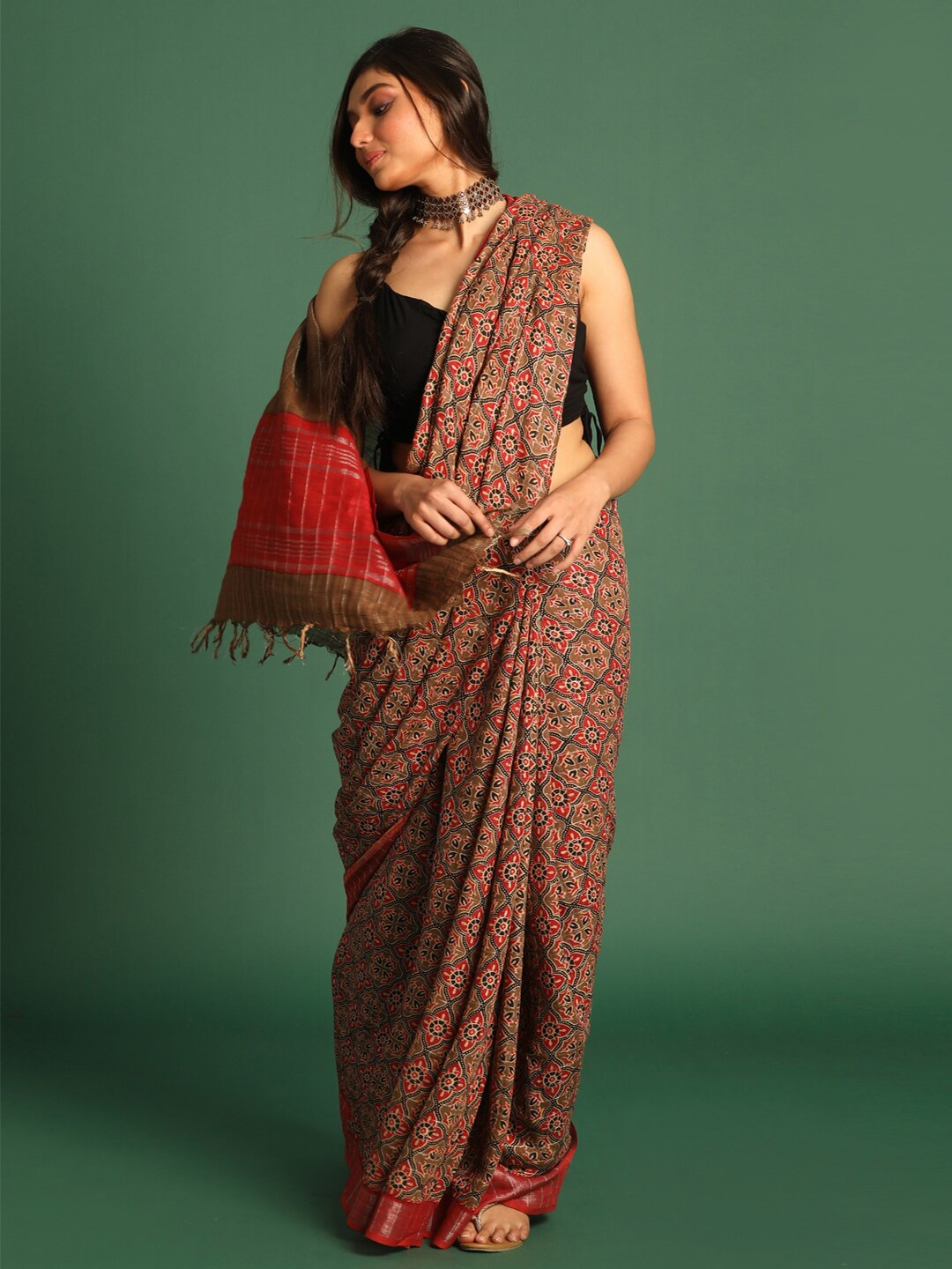 

Indethnic Red & Gold-Toned Printed Zari Bhagalpuri Saree