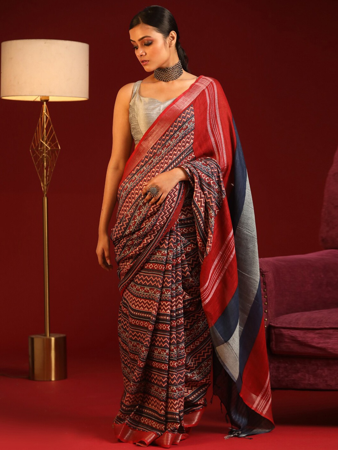 

Indethnic Red & Navy Blue Zari Bhagalpuri Saree