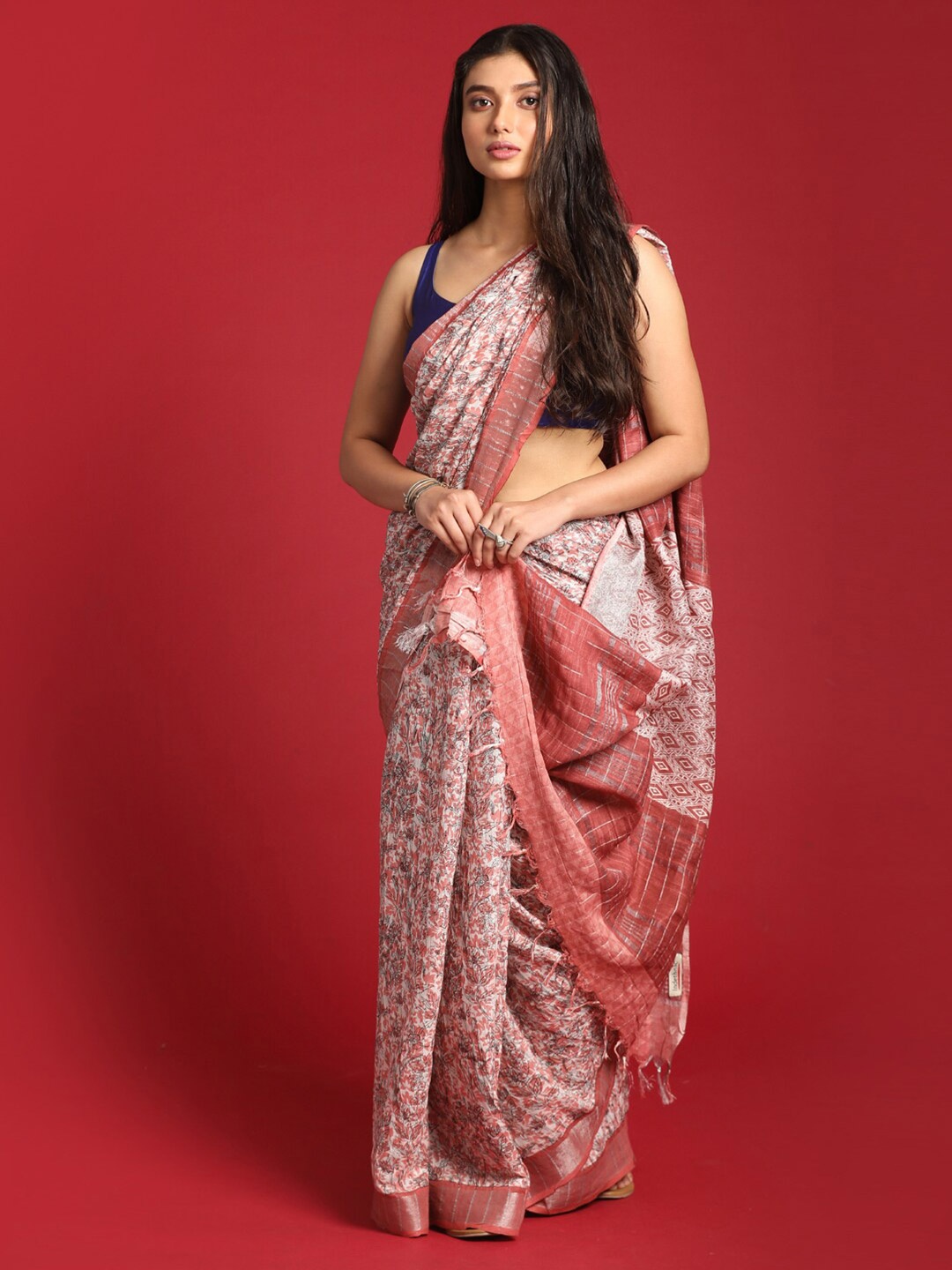 

Indethnic Red & Silver-Toned Floral Printed Zari Cotton Blend Bhagalpuri Saree