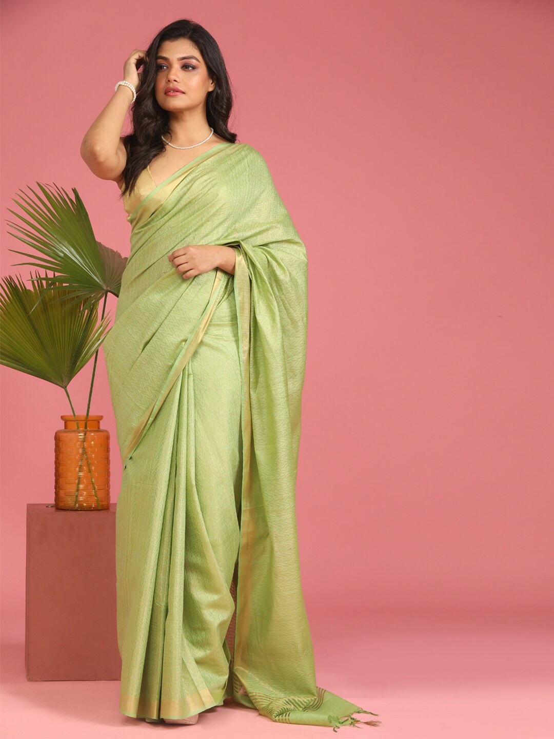 

Indethnic Green & Gold-Toned Woven Design Handloom Bhagalpuri Saree