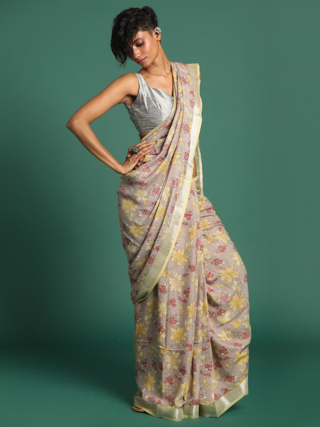 

Indethnic Grey & Beige Floral Printed Zari Cotton Blend Bhagalpuri Saree