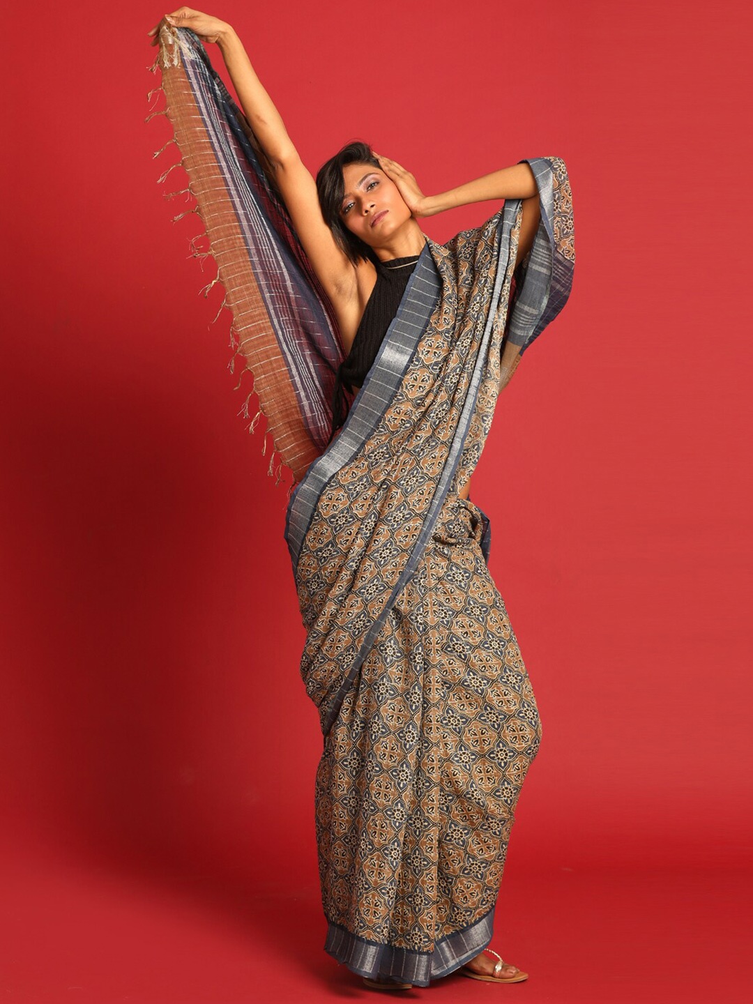 

Indethnic Blue & Silver-Toned Handloom Bhagalpuri Saree