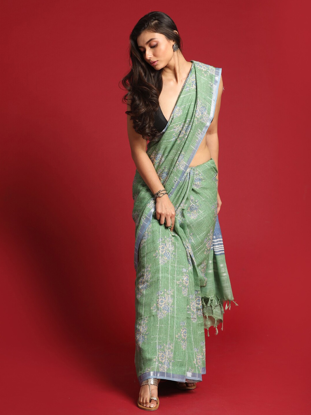 

Indethnic Green & Silver-Toned Floral Zari Bhagalpuri Saree