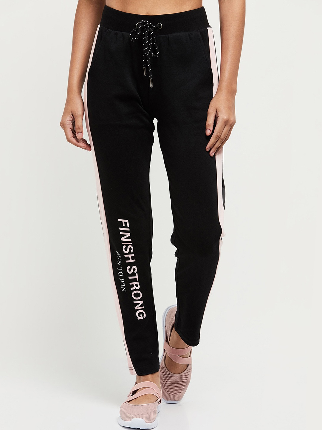 

max Women Black Solid Cotton Track Pants