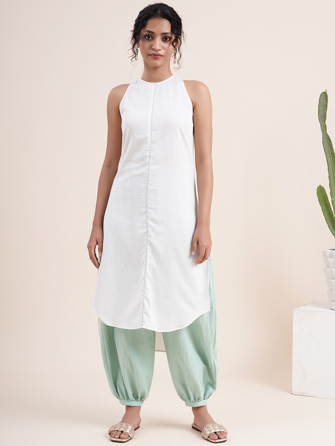 

Abhishti Halter Neck Straight Kurta with Contrast Piping, White