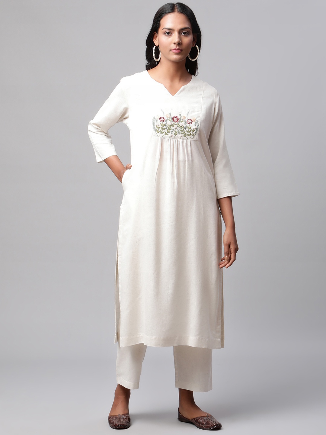 

Linen Club Woman Women Off-White Thread Work Linen Straight Kurta