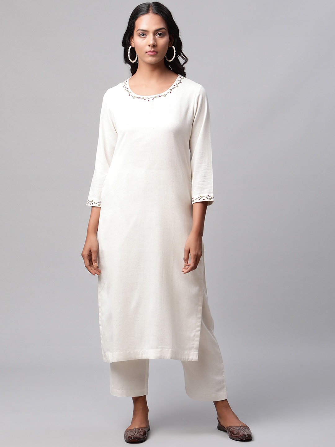 

Linen Club Woman Women Off White Solid Round Neck Linen Straight Kurta
