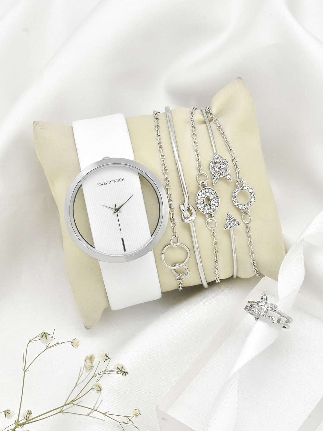 

JOKER & WITCH Women Silver-Toned & White Watch Gift Set JWLT489