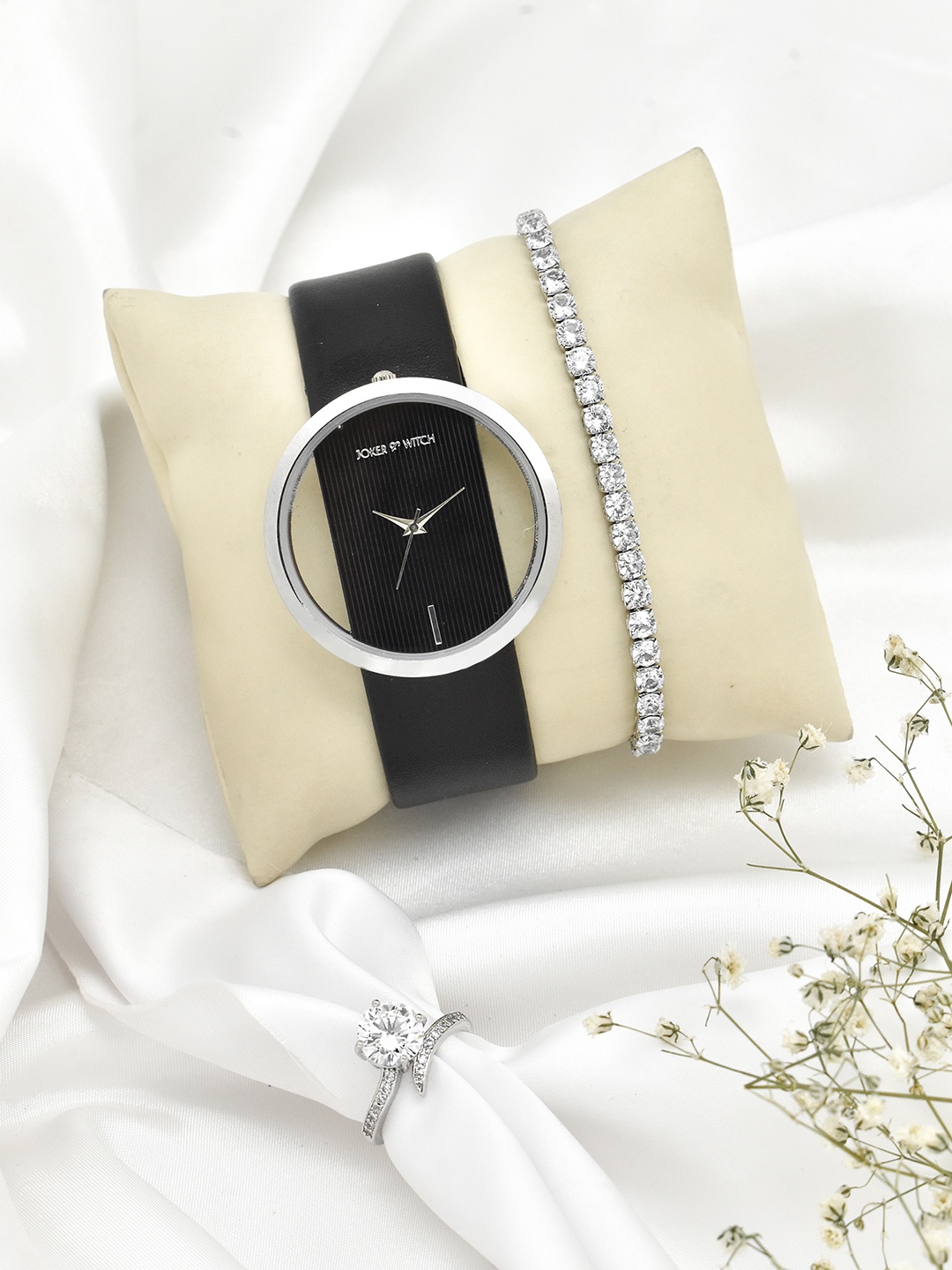 

JOKER & WITCH Women Silver-Toned & Black Solid Watch & Jewellery Gift Set