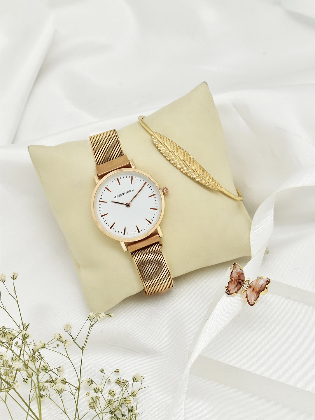 

JOKER & WITCH Women Gold-Toned Ivy Dazzle Love Triangle Watch Gift Set