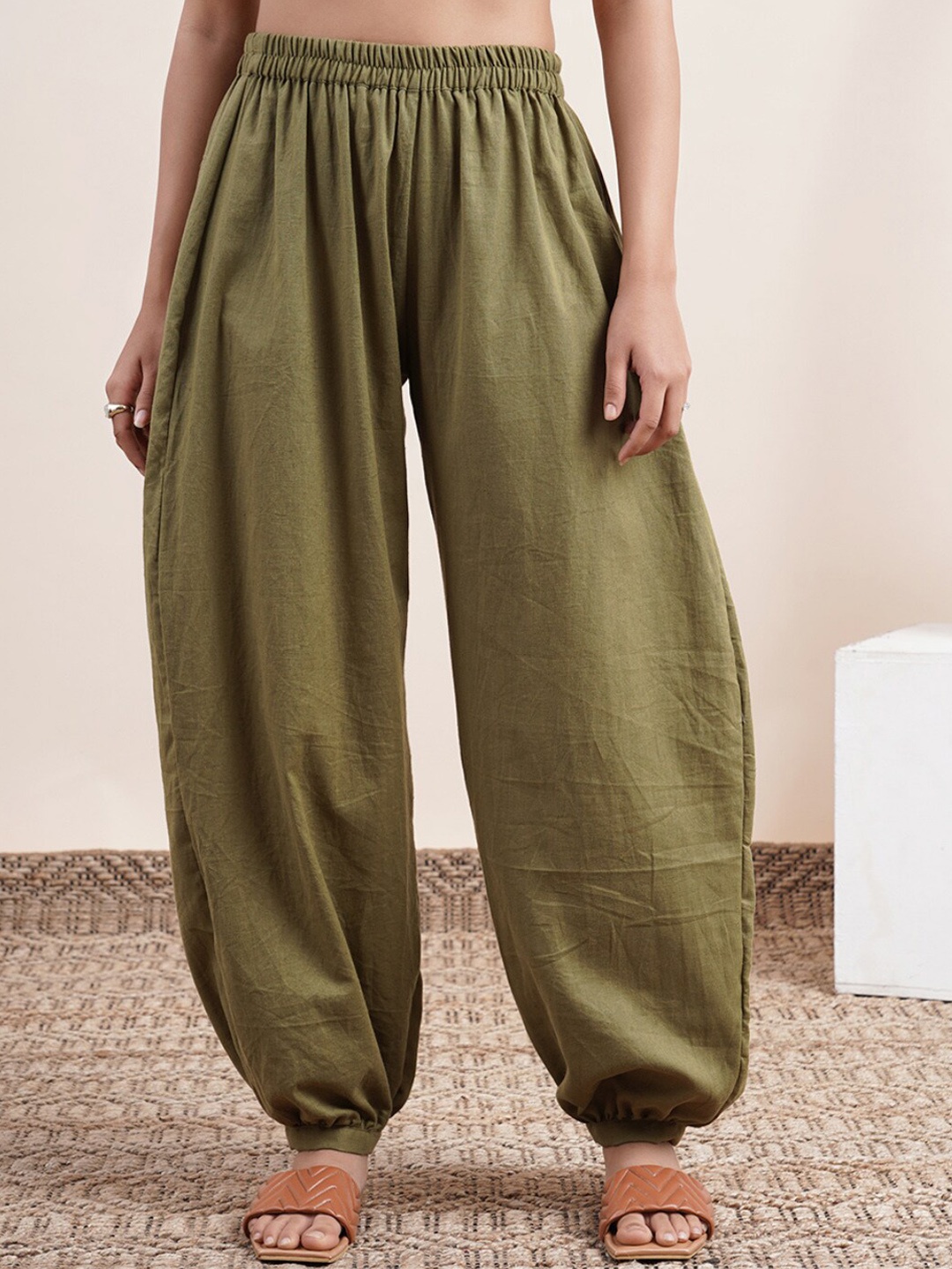 

Abhishti Women Olive Green Solid Cotton Pathani Pants