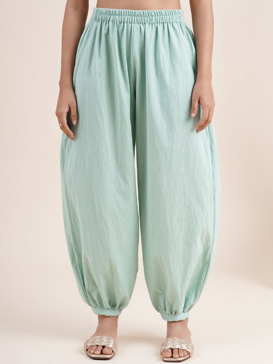 

Abhishti Women Green Pleated Trousers