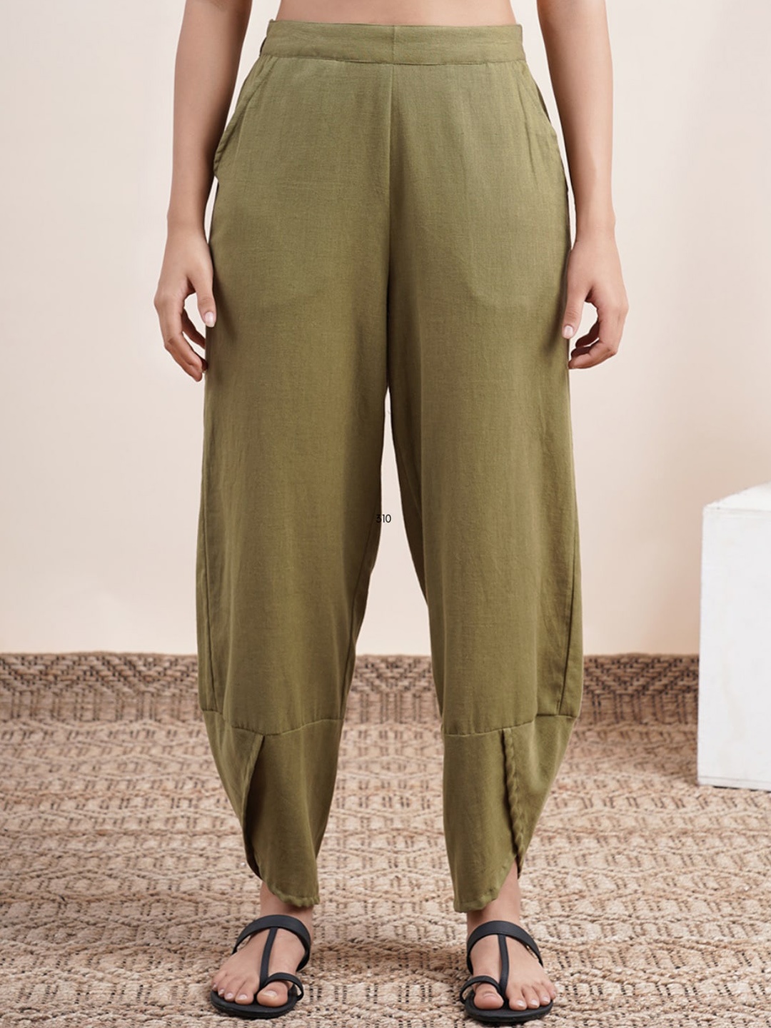 

Abhishti Women Olive Green Pleated Trousers