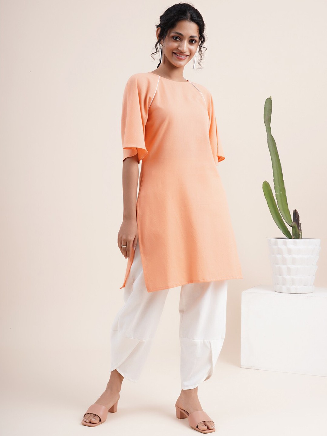 

Abhishti Empire Kurti With Dhoti Pants, Peach