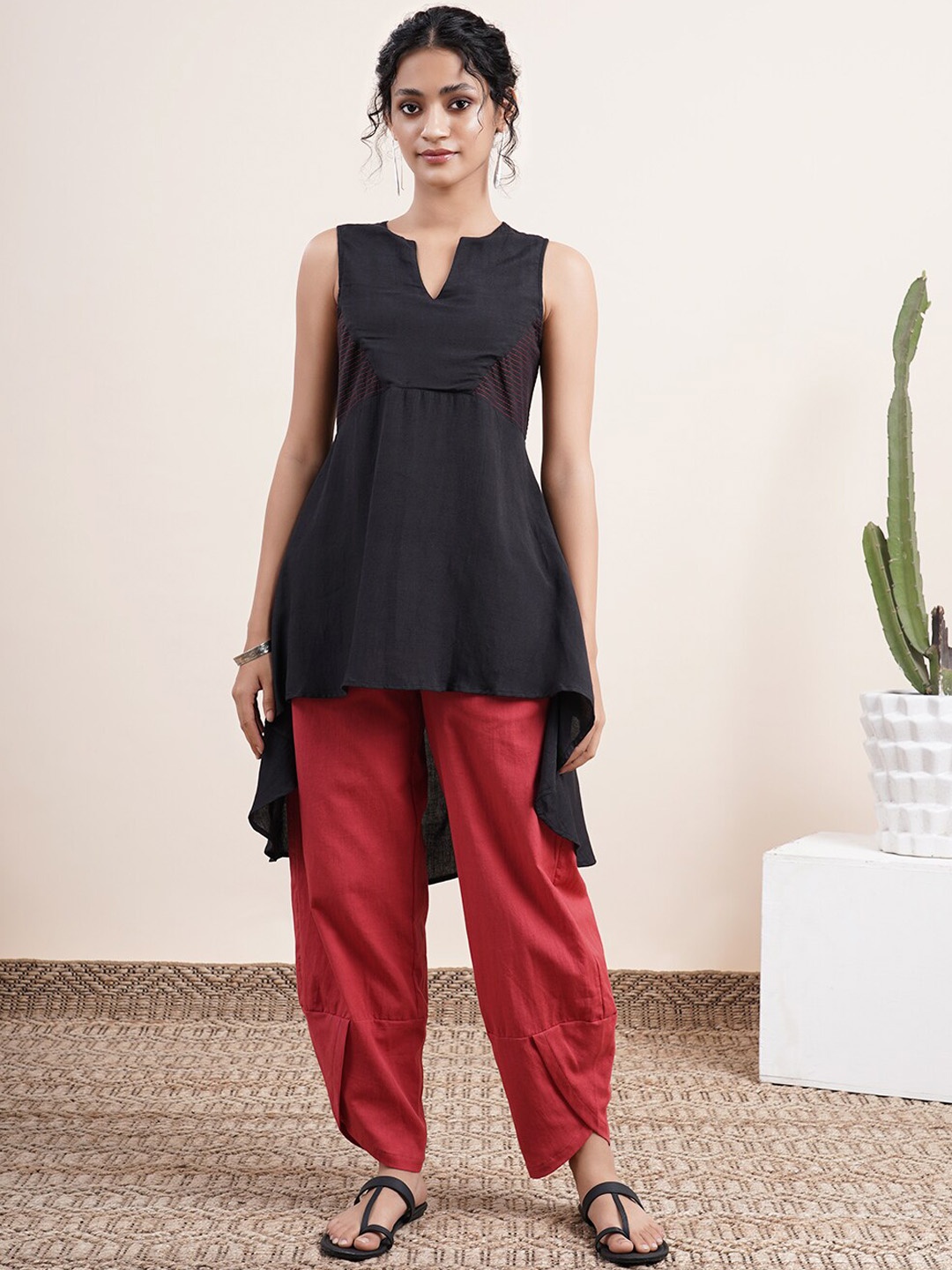 

Abhishti Women Black Pleated Kurta with Trousers