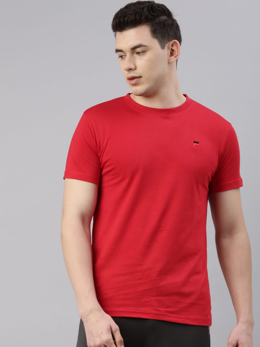 

FILA Men Red Organic Cotton Applique Training or Gym T-shirt