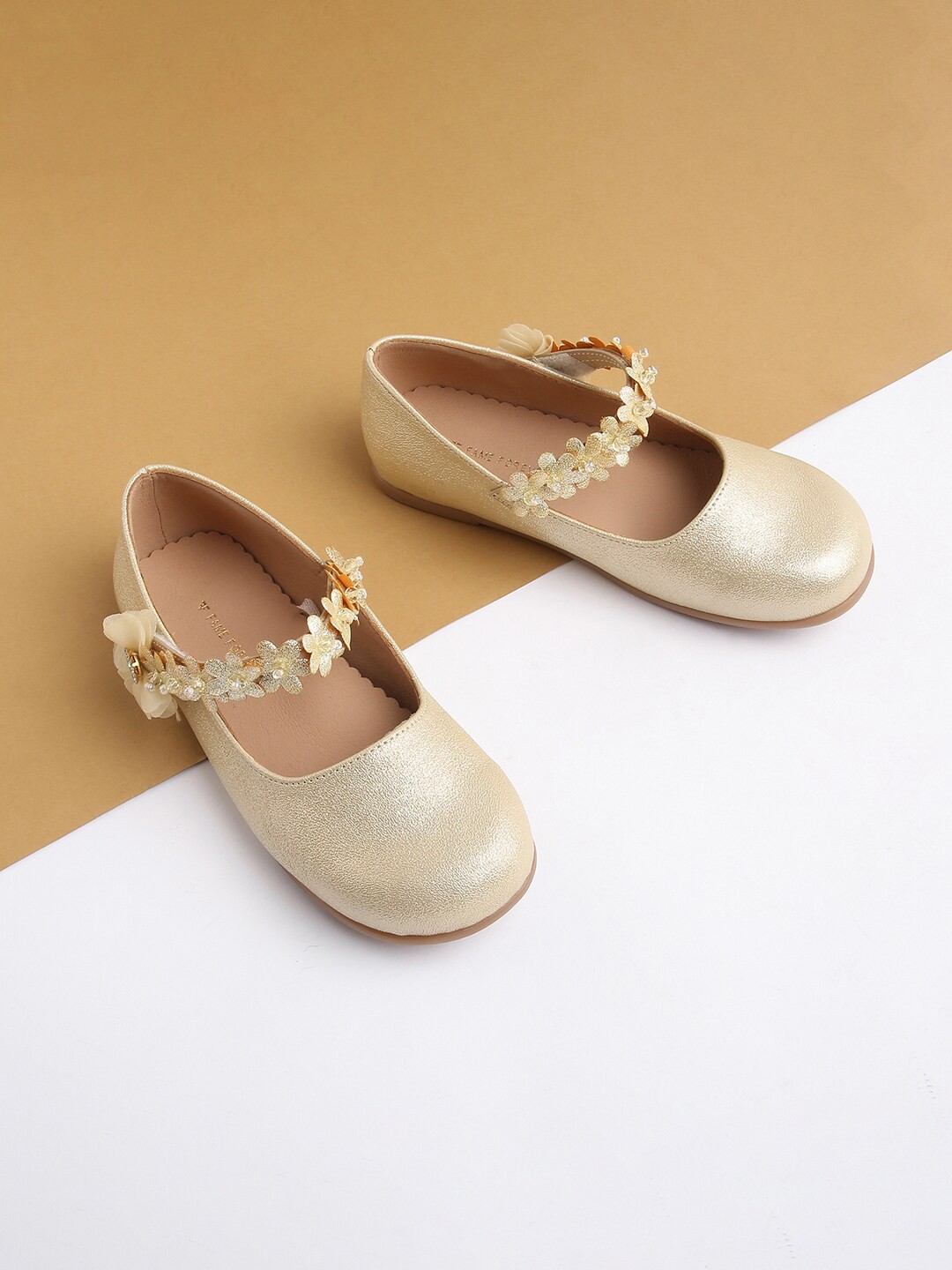 

Fame Forever by Lifestyle Girls White Woven Design PU Sneakers