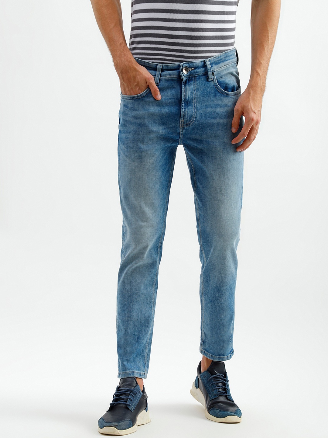 

United Colors of Benetton Men Blue Low Distress Heavy Fade Jeans