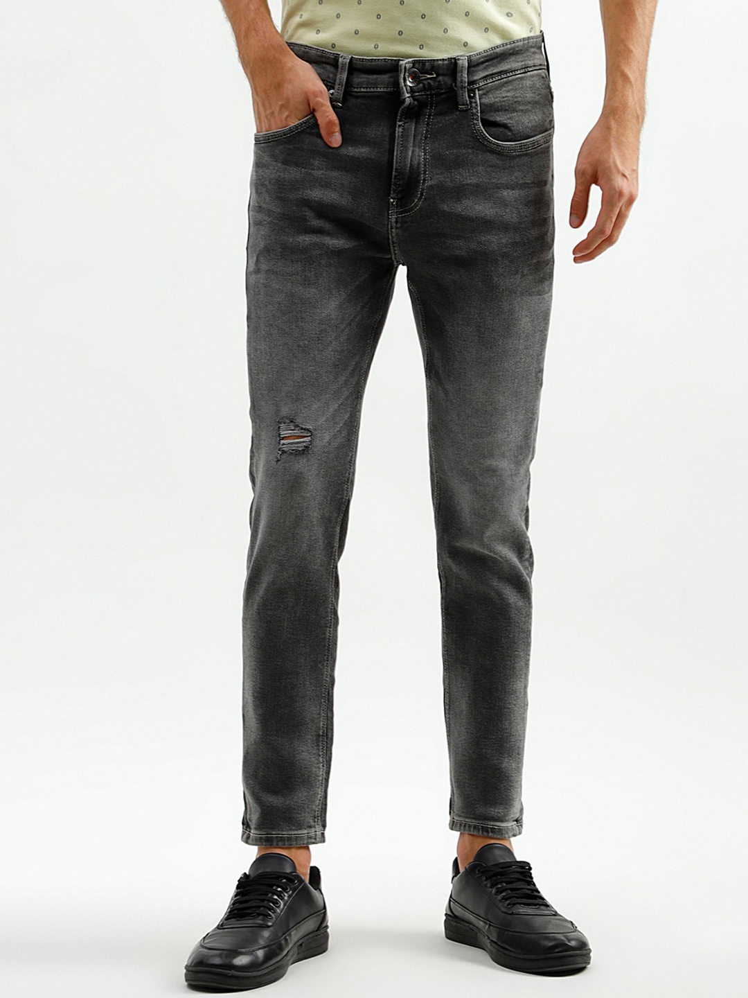 

United Colors of Benetton Men Grey Low Distress Heavy Fade Jeans