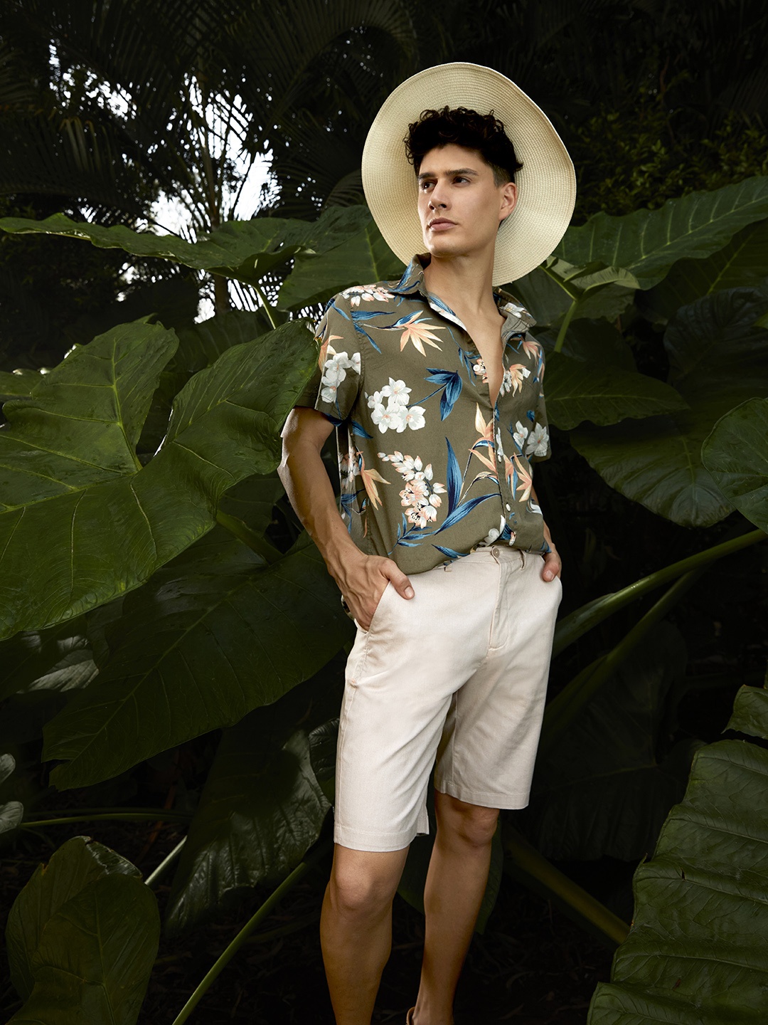 

United Colors of Benetton Men Beige Solid Slim Fit Shorts