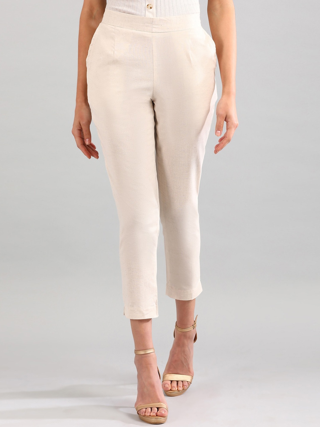 

AURELIA Women Cream-Coloured Cropped Trousers