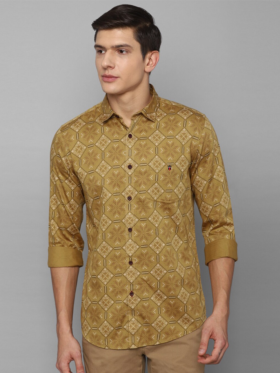 

Louis Philippe Sport Men Brown Slim Fit Printed Casual Shirt