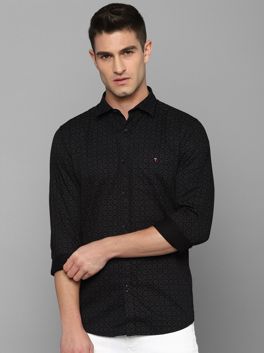 

Louis Philippe Sport Men Black Slim Fit Printed Casual Shirt