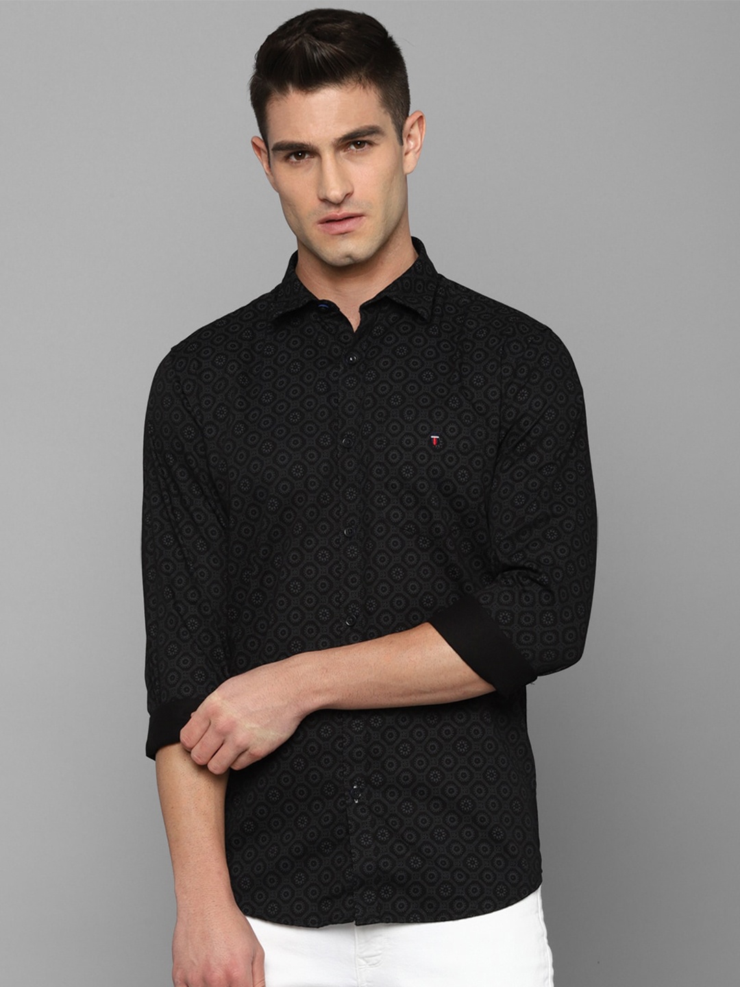 

Louis Philippe Sport Men Black Slim Fit Printed Casual Shirt