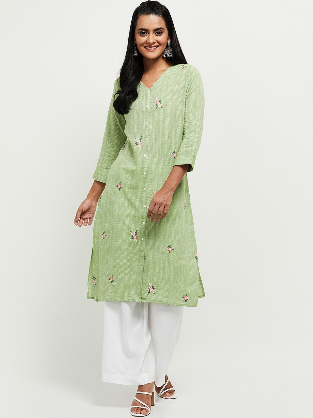

max Women Green Thread Work Kurta