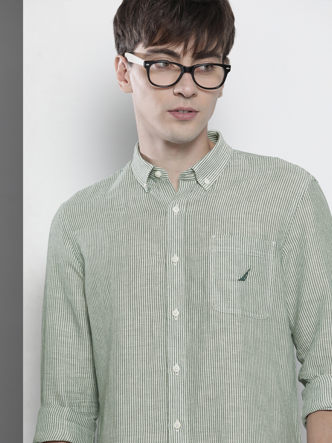 

Nautica Men White Slim Fit Striped Casual Shirt