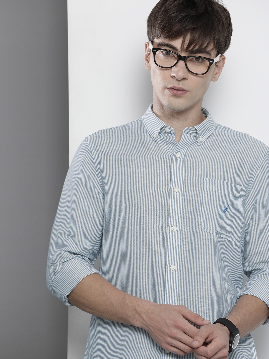 

Nautica Men Blue Slim Fit Striped Casual Shirt