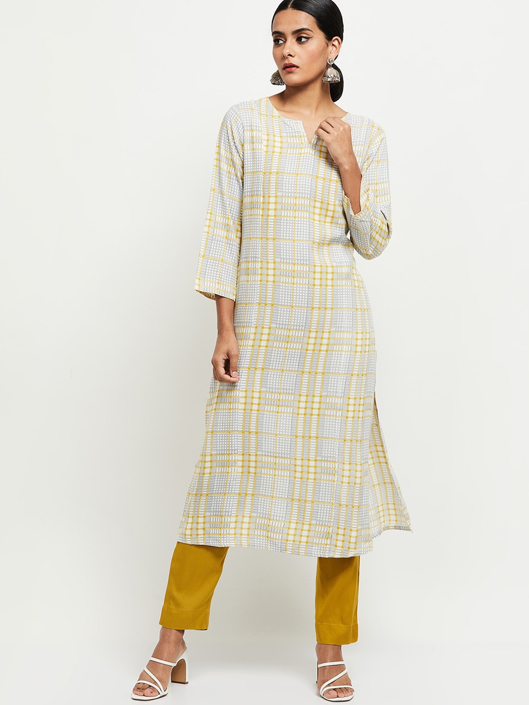 

max Women Off White Printed Kurta with Trousers