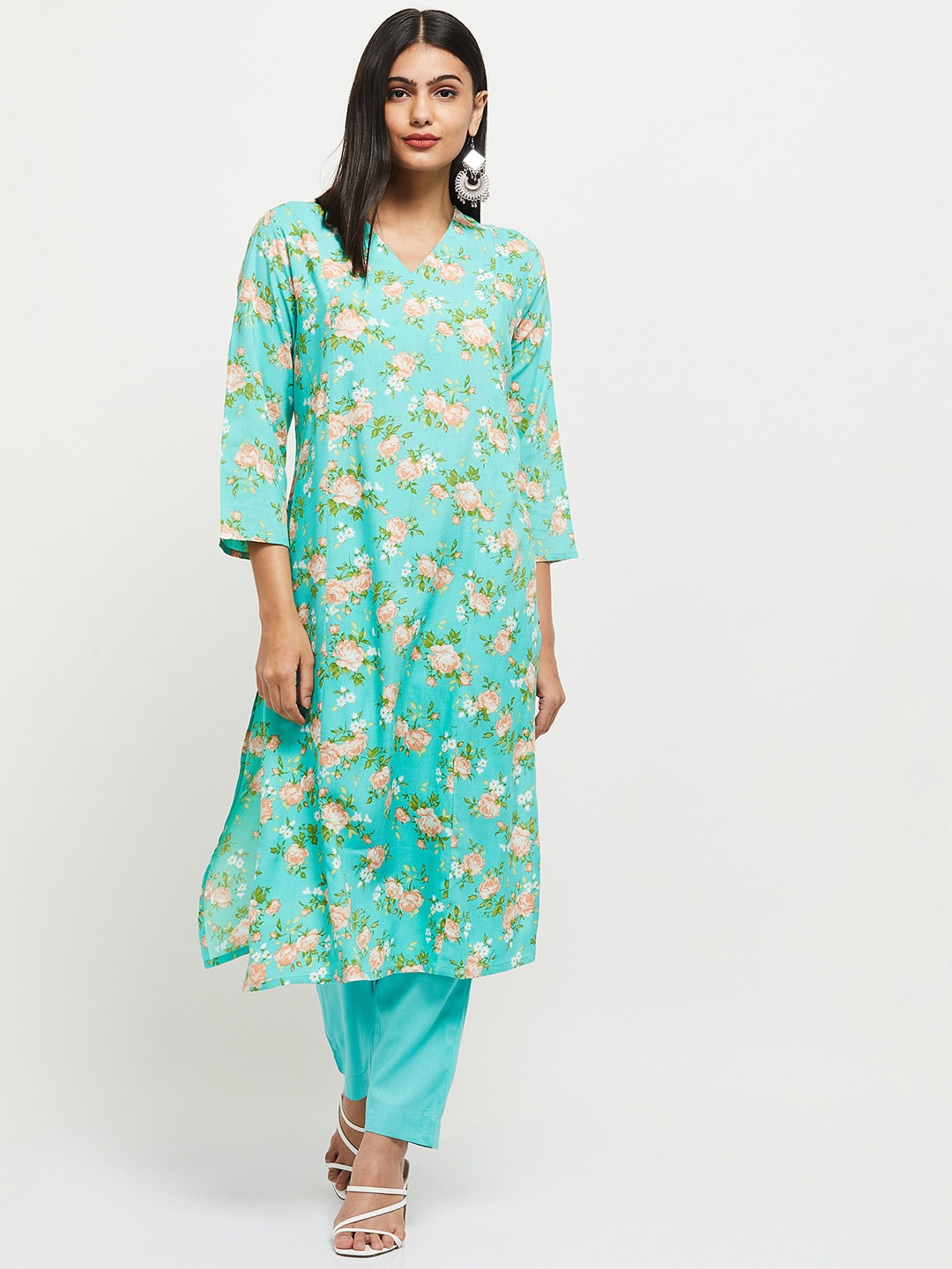 

max Blue Floral Printed Regular Kurta with Trousers