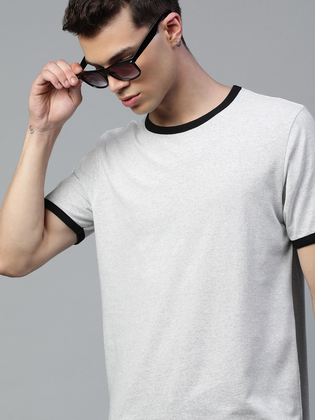 

Huetrap Men White Melange Solid Round Neck Short Sleeves T-shirt