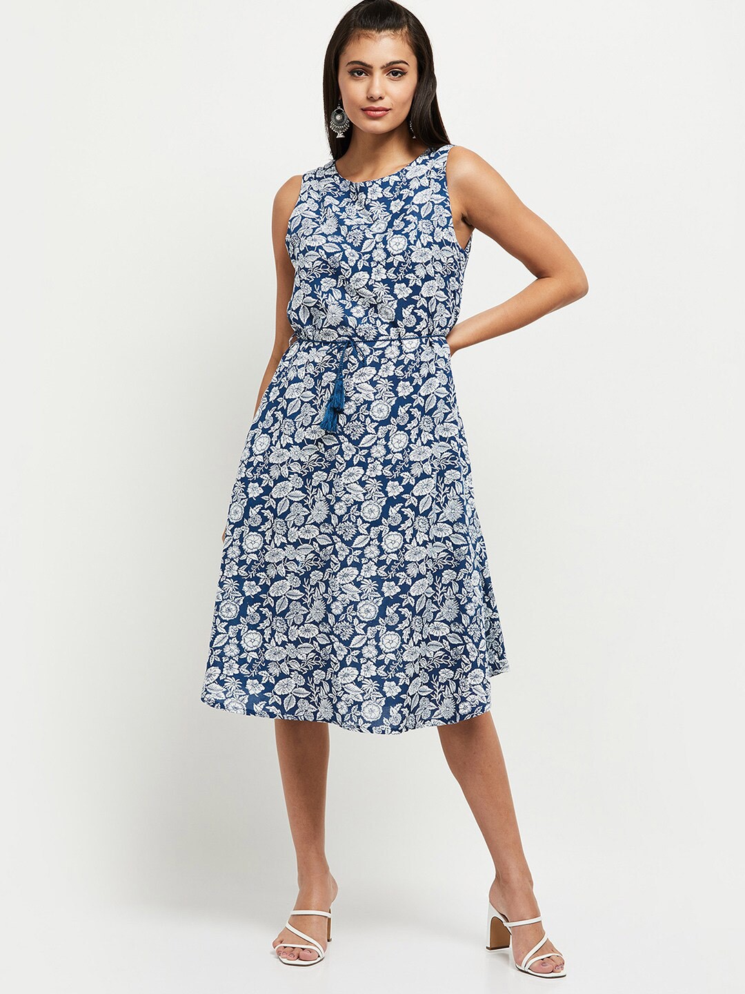 

max Blue & White Floral Midi Dress