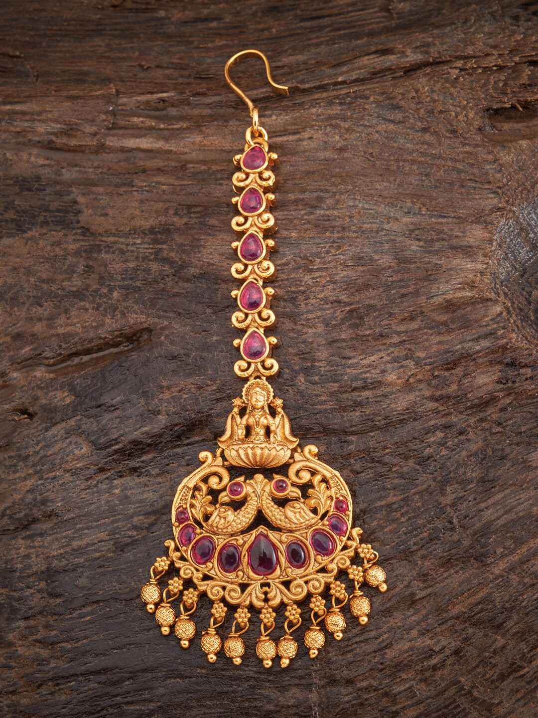 

Kushal's Fashion Jewellery Women Gold-Plated Red Embellished Maang Tikka