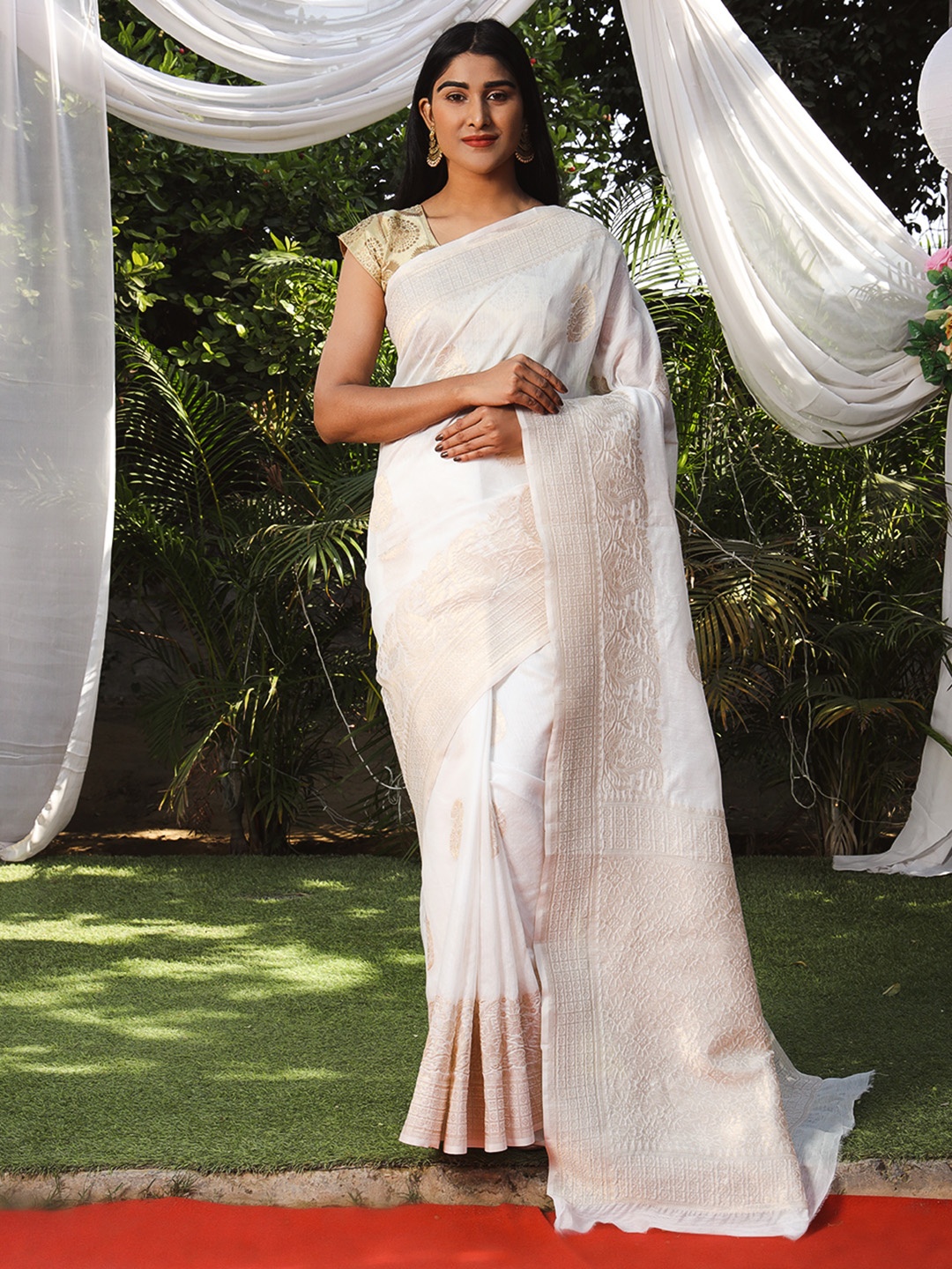 

Silk Land White & Gold-Toned Woven Design Zari Saree