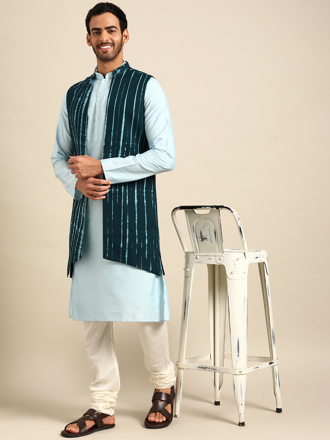 

KISAH Men Green Dyed Kurta with Churidar